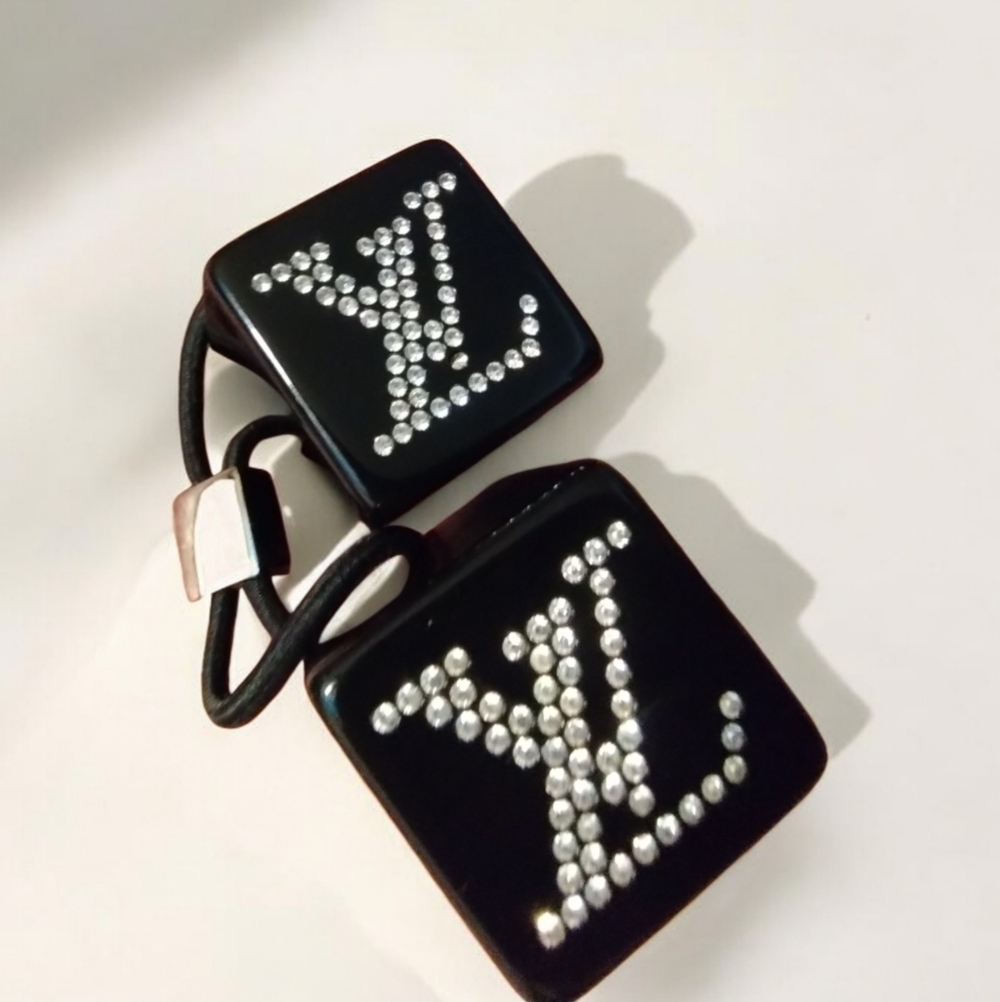 LOUIS VUITTON Rhinestone Elastic Hair Tie Cubes EUC Like NWT